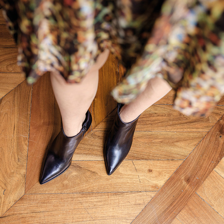 Boots Agatha noir