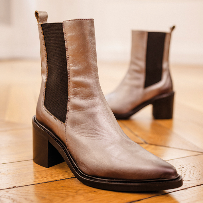 Boots Bonnie