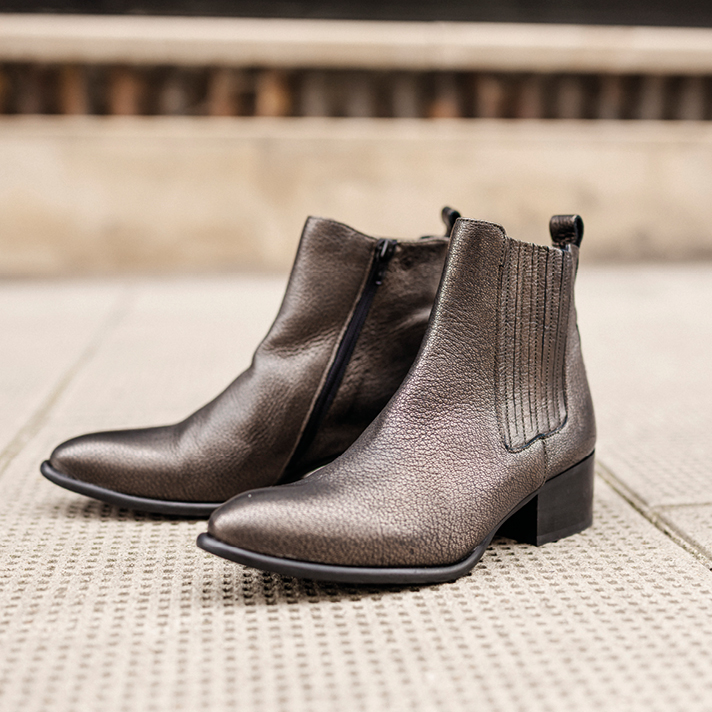 Boots Ada bronze