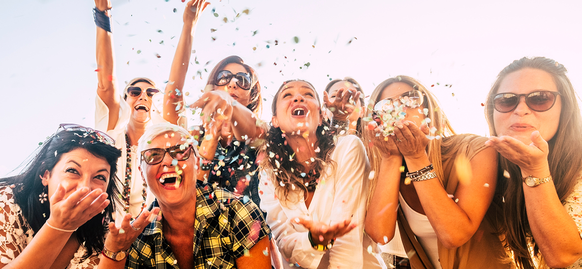 Conseillères de vente à domicile joyeuses